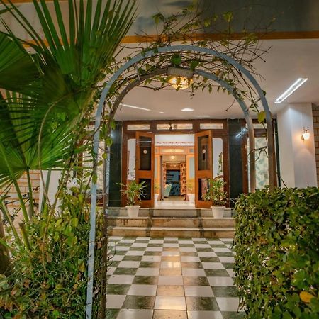 Hotel Ambavgarh Palace Udaipur Exterior photo