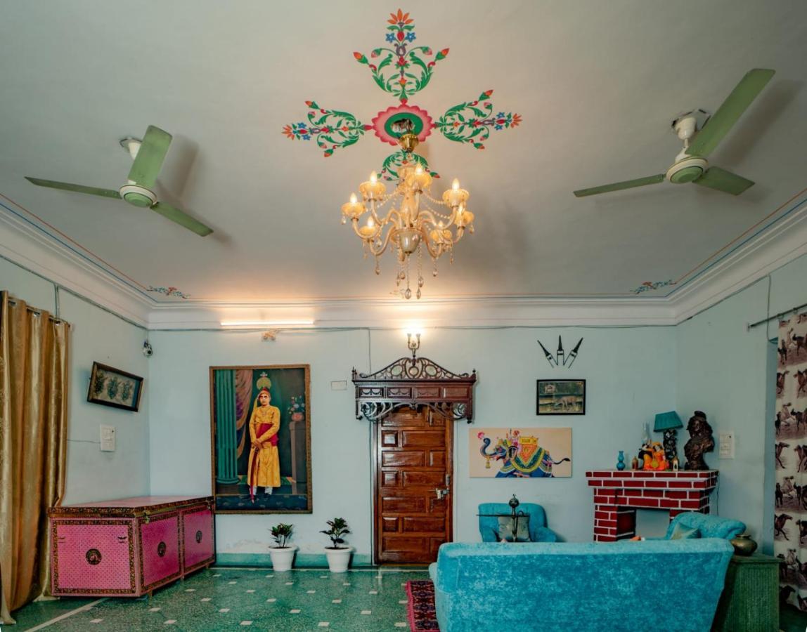 Hotel Ambavgarh Palace Udaipur Exterior photo