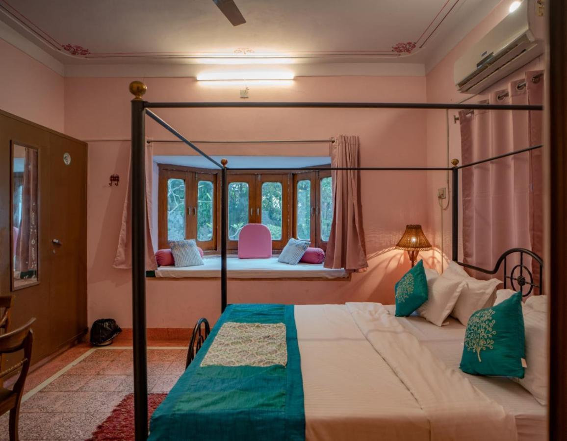 Hotel Ambavgarh Palace Udaipur Exterior photo