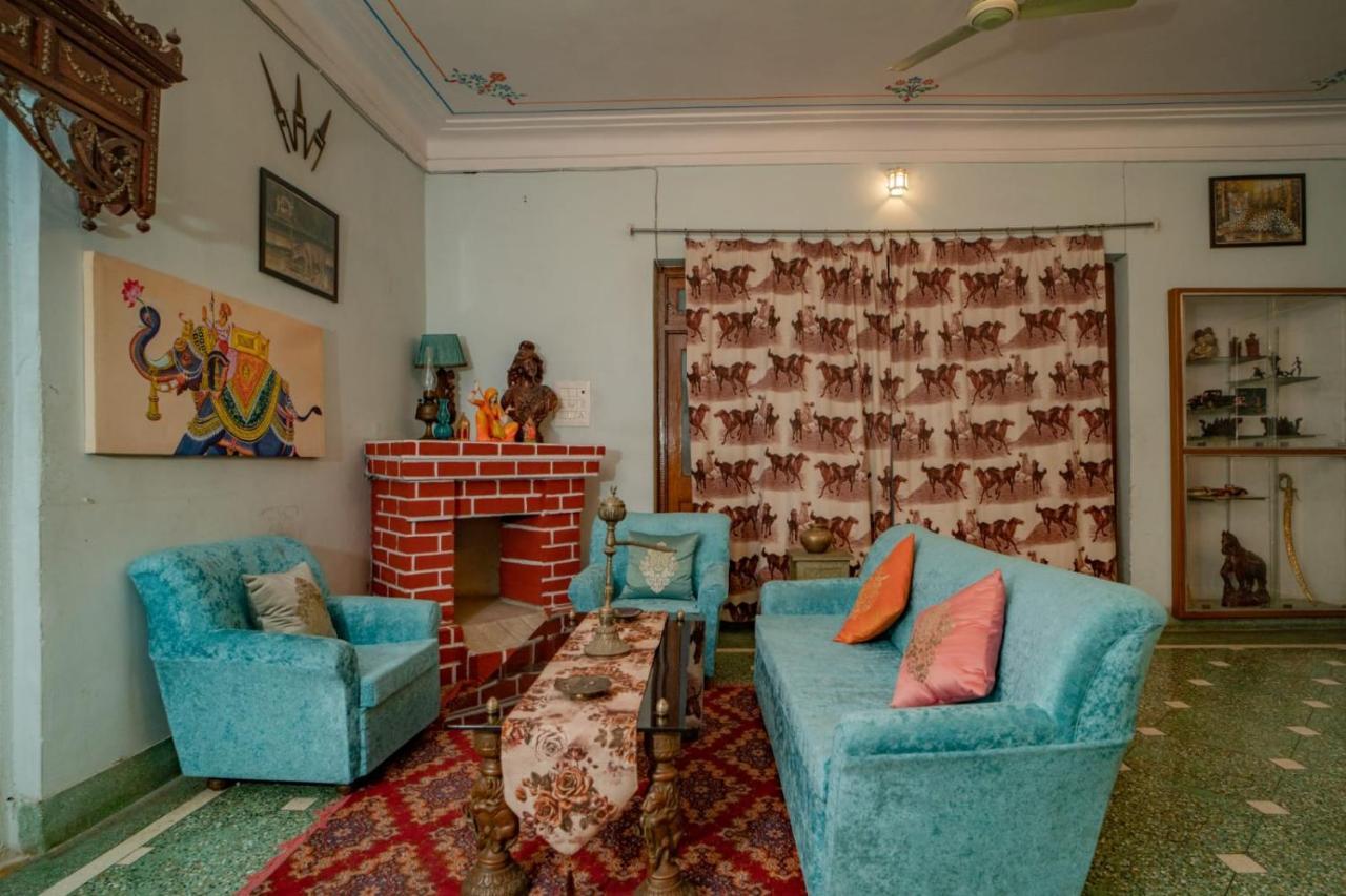 Hotel Ambavgarh Palace Udaipur Exterior photo