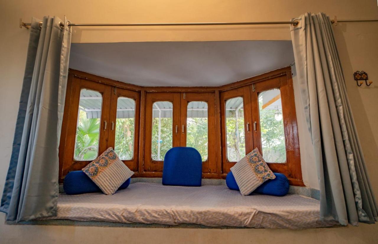 Hotel Ambavgarh Palace Udaipur Exterior photo