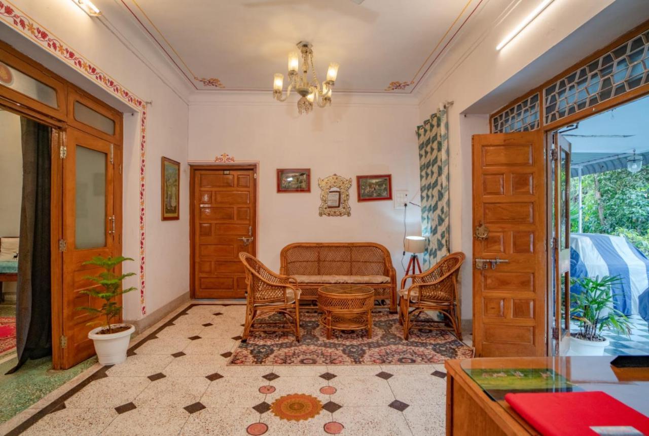 Hotel Ambavgarh Palace Udaipur Exterior photo