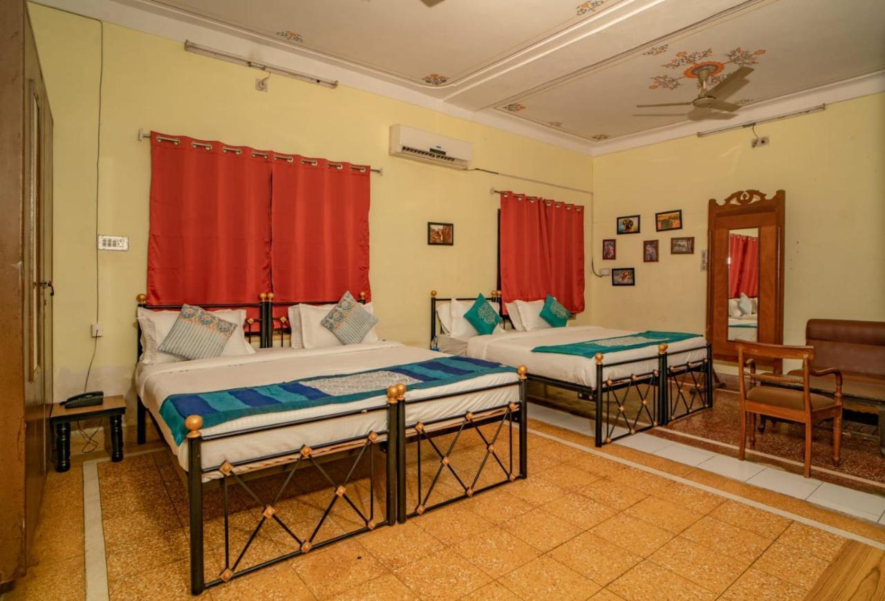 Hotel Ambavgarh Palace Udaipur Exterior photo