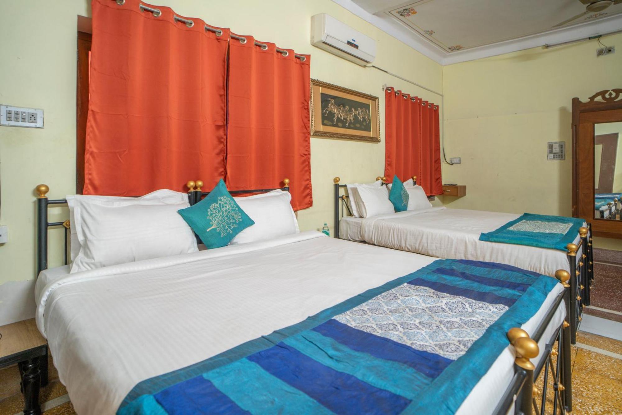 Hotel Ambavgarh Palace Udaipur Exterior photo