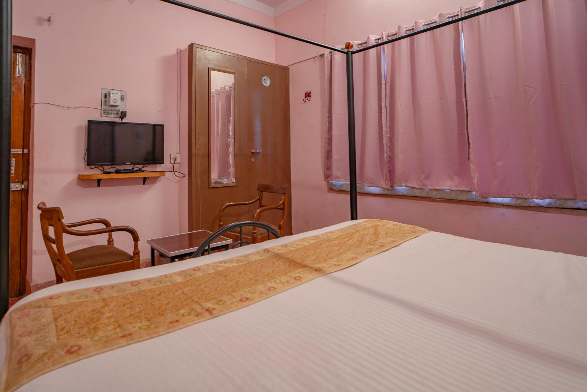 Hotel Ambavgarh Palace Udaipur Exterior photo