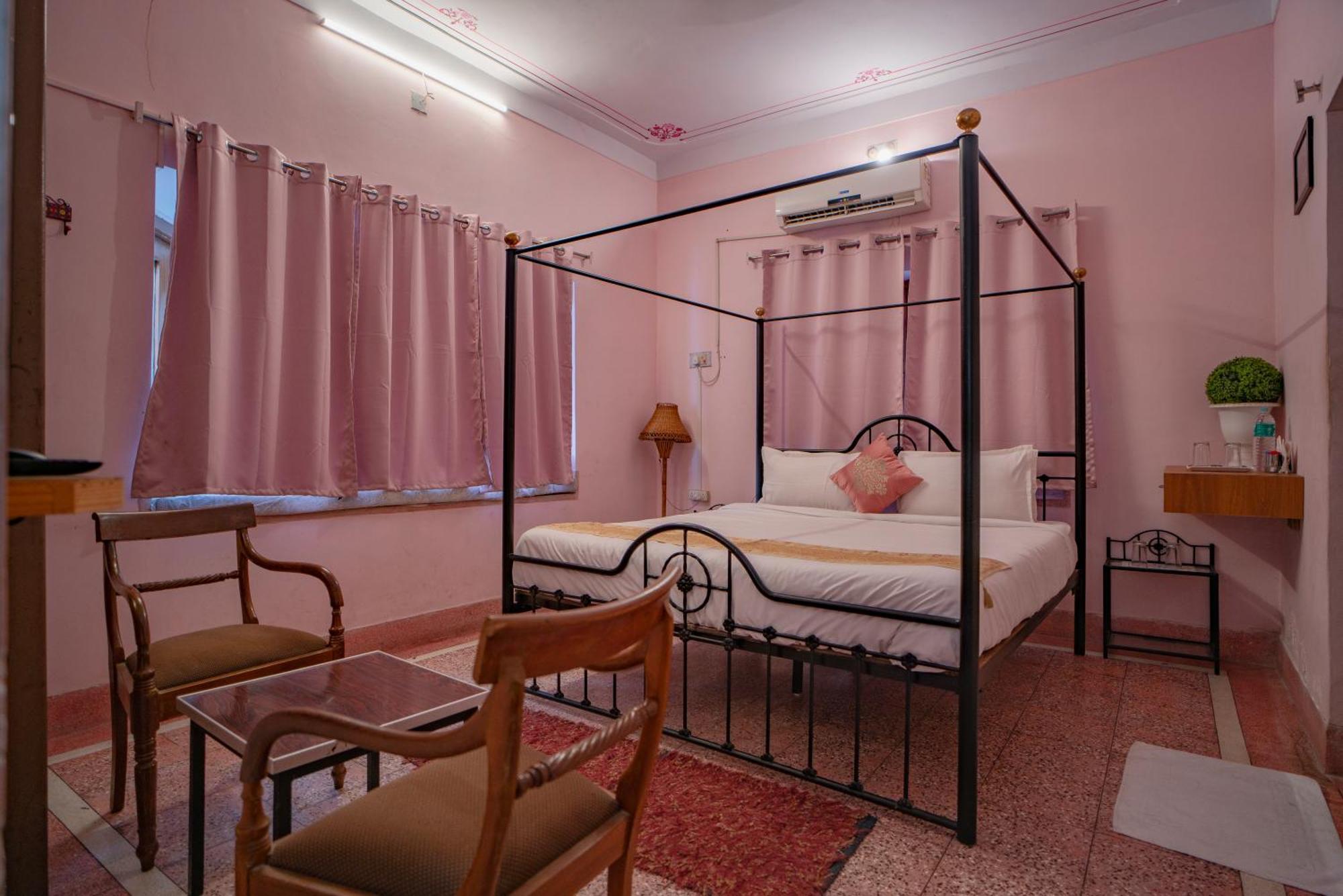 Hotel Ambavgarh Palace Udaipur Exterior photo