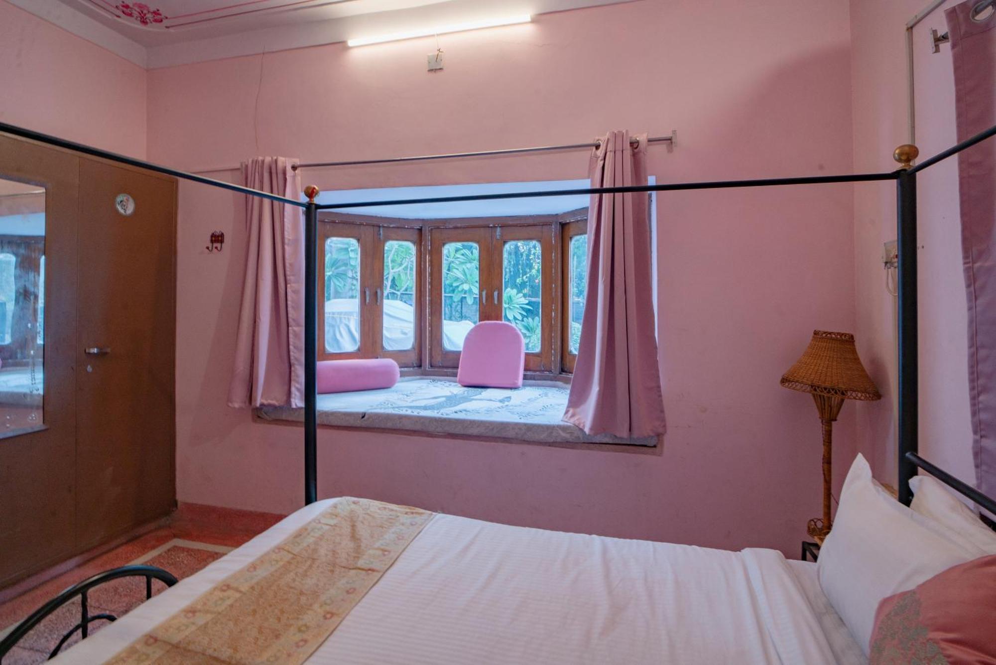 Hotel Ambavgarh Palace Udaipur Exterior photo