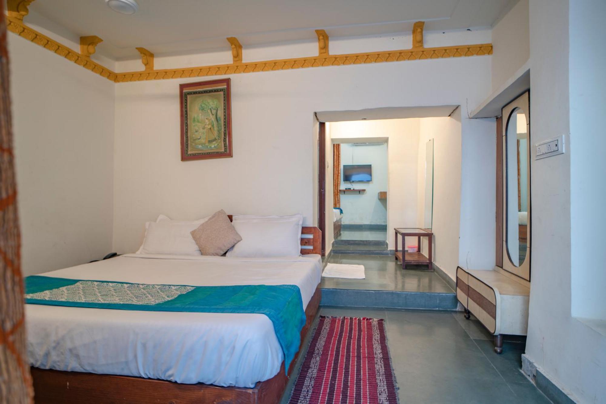 Hotel Ambavgarh Palace Udaipur Exterior photo