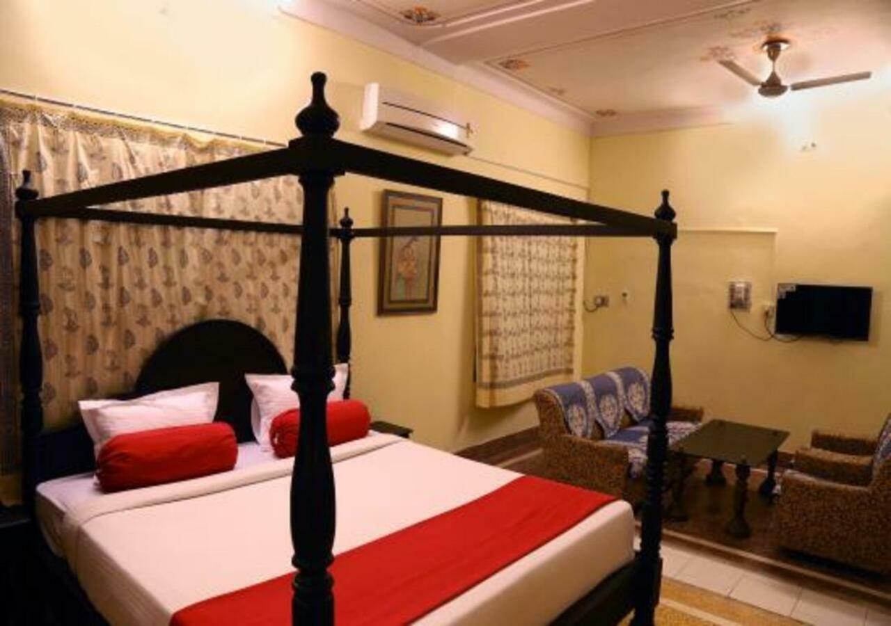 Hotel Ambavgarh Palace Udaipur Exterior photo